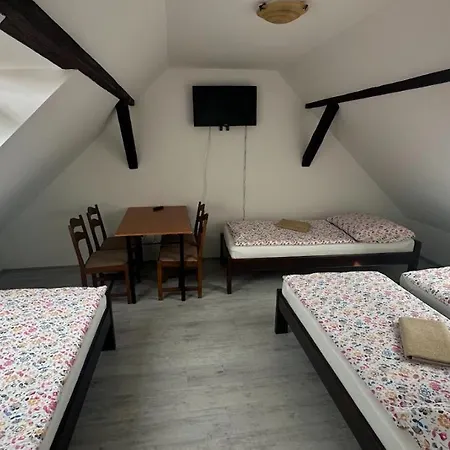 Jerabek Inn *