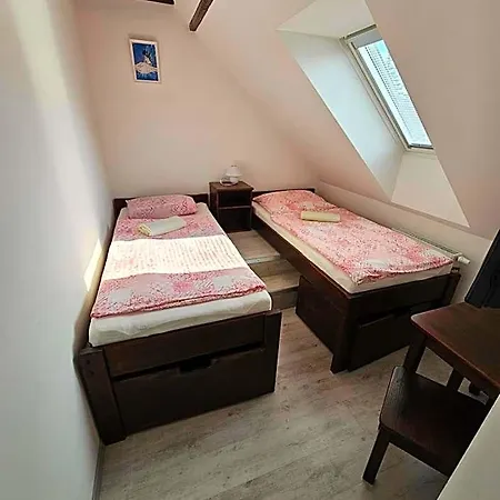 Jerabek Inn *