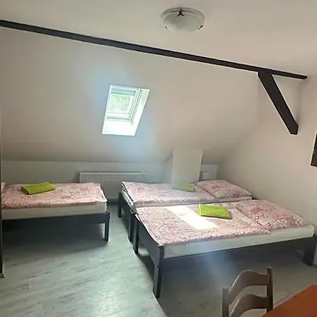 Jerabek Inn *